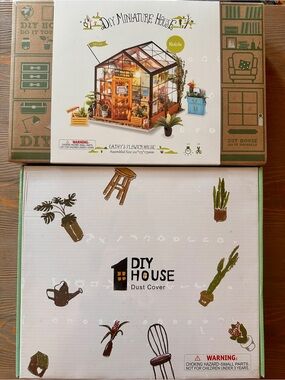 NEW Rolife DIY Wooden Miniature Kit Cathy’s Flower House + Dust Cover DG104